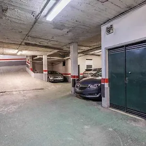 Aym Place Santa Cruz Parking Incluido Alto Max 1,80m Apartamento Sevilla