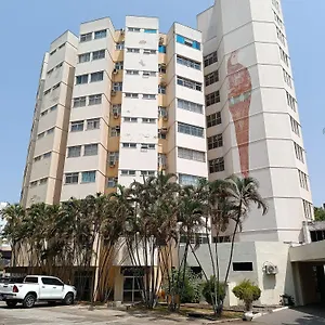 https://araras-apart-hotel-caldas-novas.caldasnovashotels.com